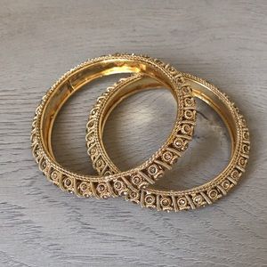 Set of 2 bangle bracelets